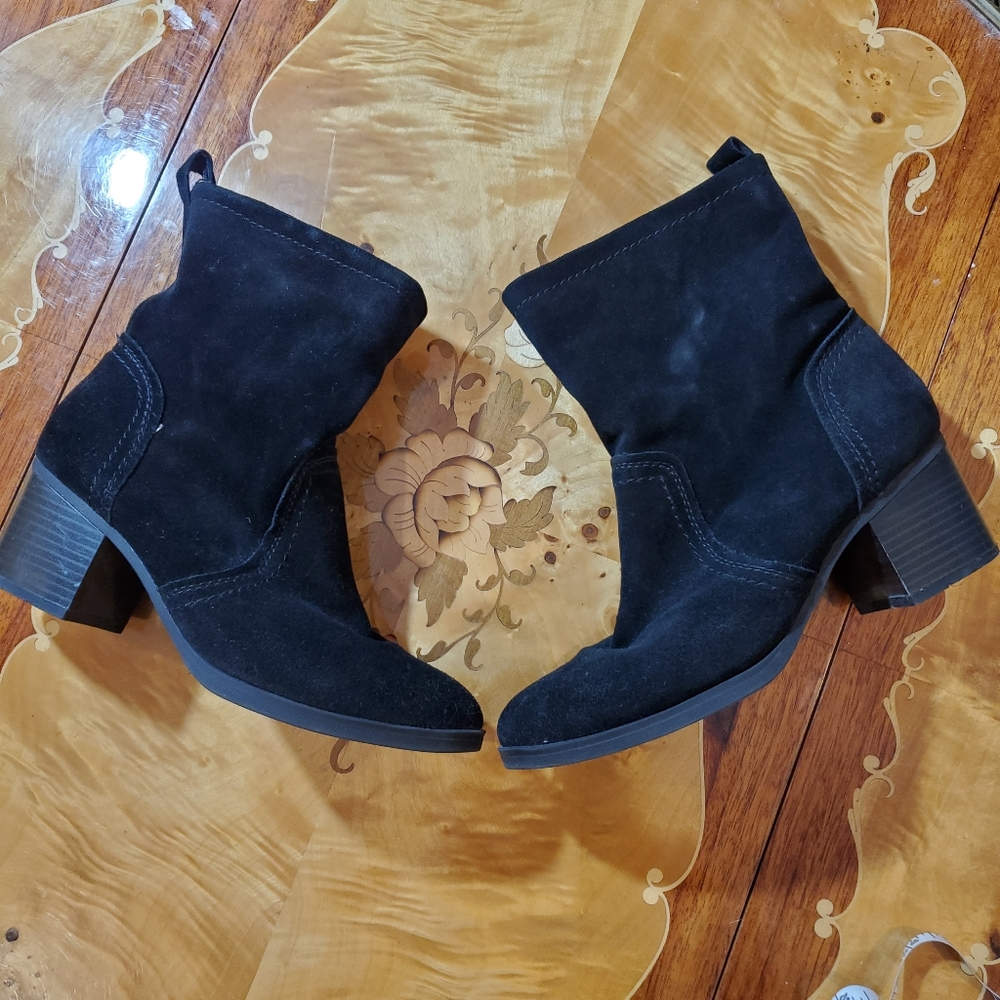 White Mountain Suede Bootie